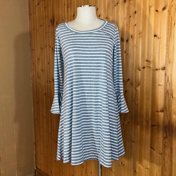 Thyme & Honey Dresses & Skirts - NWT Thyme & Honey Gray Striped Bell Sleeve Dress